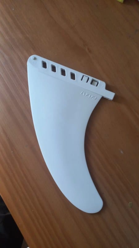 Quilha central branca com base longa para caixa de longboard